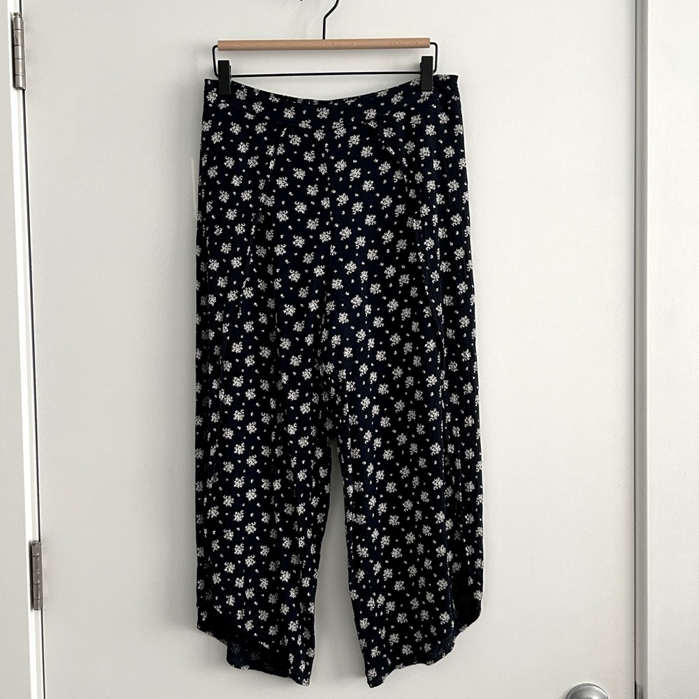 American Eagle Flowy Pants